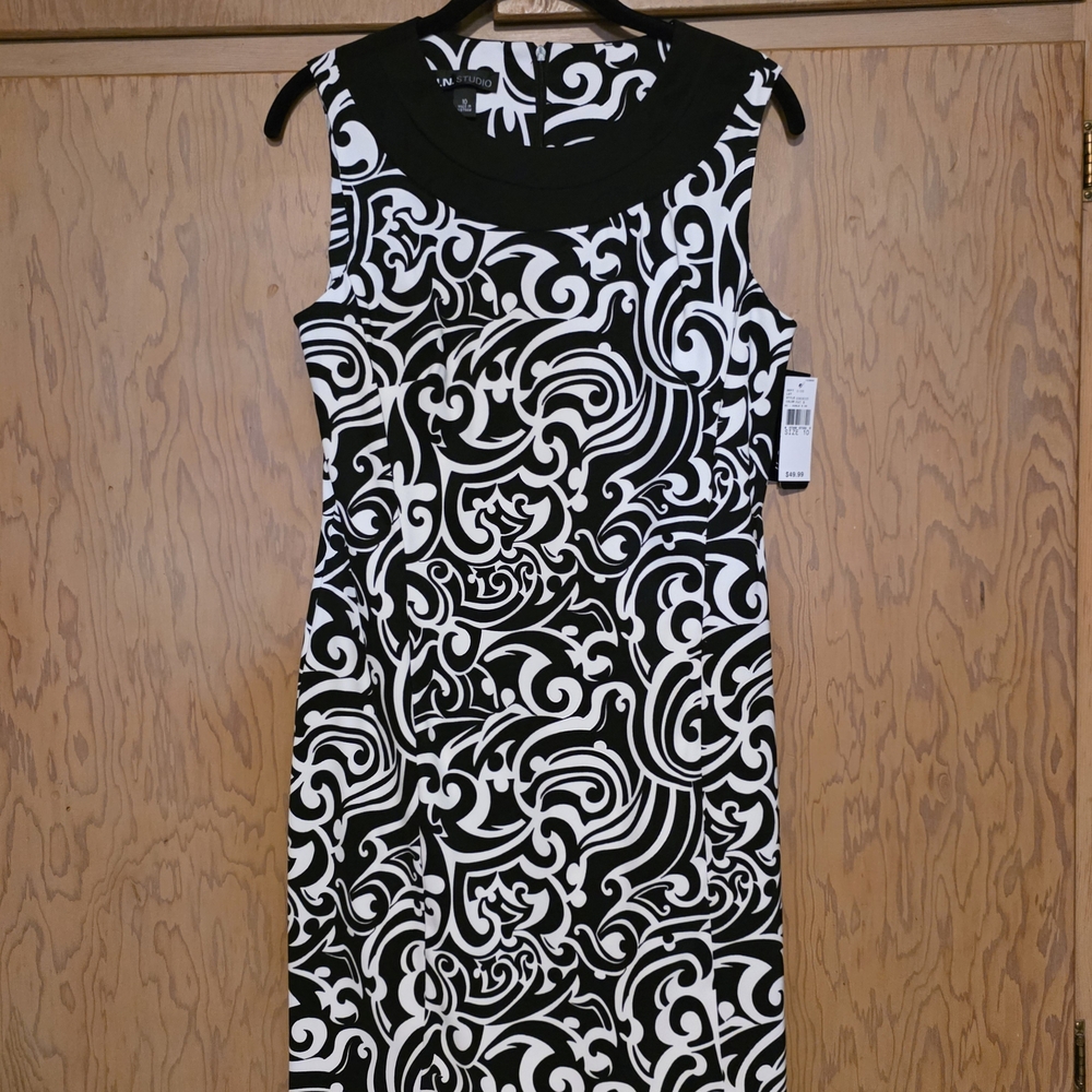 I.N. Studio Black and White Swirl Midi Dress